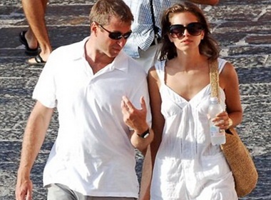 Them mot 'a dan ba' chong lai Roman Abramovich hinh anh