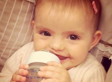 Con gai Kaka cang lon cang xinh hinh anh