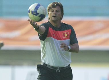 HLV Falko Goetz: 'Khong de thang U23 Myanmar nhu tai VFF Cup' hinh anh