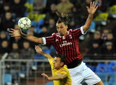 AC Milan - Catania: Noi lai mach chien thang hinh anh