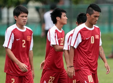 HLV Falko Goetz bat U23 Viet Nam tap giua trua nang hinh anh