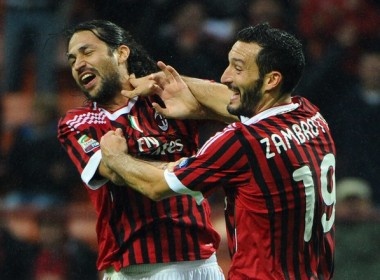 Milan nghien nat Catania bang doi hinh B hinh anh