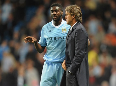 Man City phat Kolo Toure khoan tien ky luc hinh anh