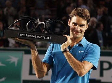 Roger Federer lan dau vo dich Paris Masters hinh anh