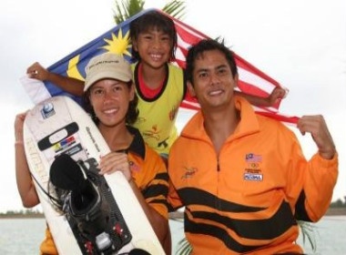 Co be 8 tuoi lap ky luc gianh HCV SEA Games hinh anh