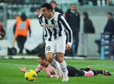 Nghien nat Palermo, Juve tro lai ngoi dau hinh anh