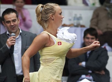 Khoanh khac hai huoc cua tay vot Wozniacki hinh anh