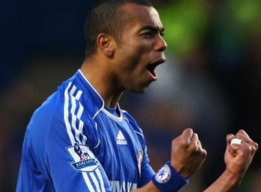 Ashley Cole tan cong nguoi ham mo Arsenal hinh anh