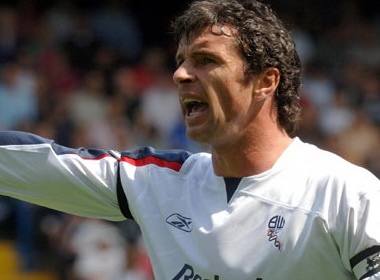 Cuu danh thu Gary Speed tu van hinh anh