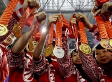 Malaysia to Indonesia dung manh khoe de doat gan 100 HCV hinh anh