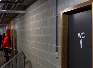 Trong tai tu tu ngay truoc tran dau hinh anh