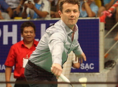 Thai tu Dan Mach dao cau cung Tien Minh hinh anh