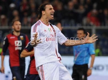 Cuu binh giup suc, Milan lan dau len ngoi hinh anh