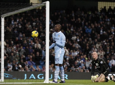 Ban thang bang vai cua Balotelli hay nhat tuan qua hinh anh