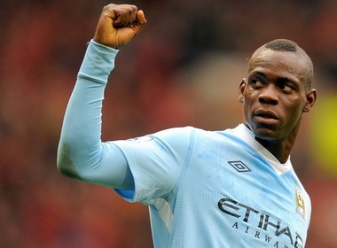 Balotelli bo tien xay truong hoc o Nam Sudan hinh anh