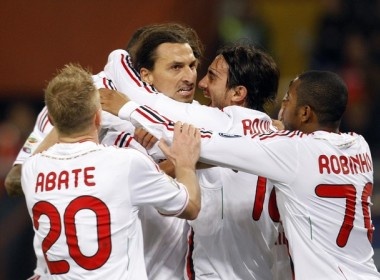 Milan - Siena: Rossoneri quyet danh chiem ngoi dau hinh anh