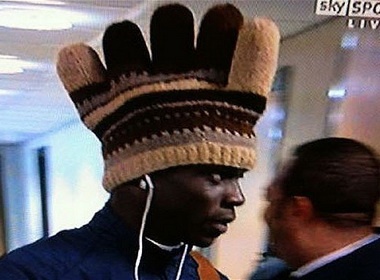 Ky nang choi bong va nhung tro nghich ngom cua Balotelli hinh anh