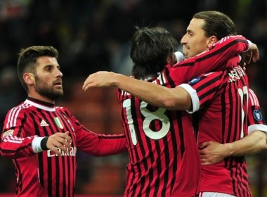 Khuat phuc Siena, Milan lai gay suc ep len Juventus hinh anh