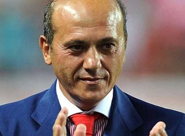 Chu tich CLB Sevilla ngoi 'boc lich' vi tham nhung hinh anh