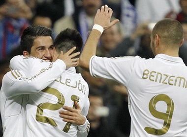 Nuri Sahin ghi ban dau tien, Real thang tien tai Cup nha Vua hinh anh