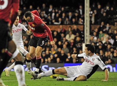 Cu danh got cua Berbatov vao 10 ban dep nhat tuan hinh anh