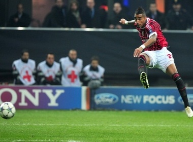 Nhung ban thang dep nhat vong bang Champions League 2011/12 hinh anh