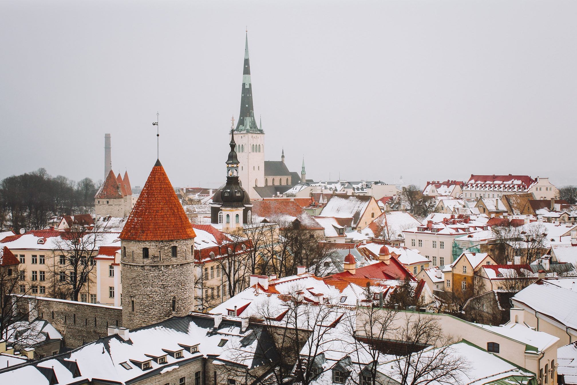 Thanh pho co Tallinn, noi bi thoi gian quen lang hinh anh 16