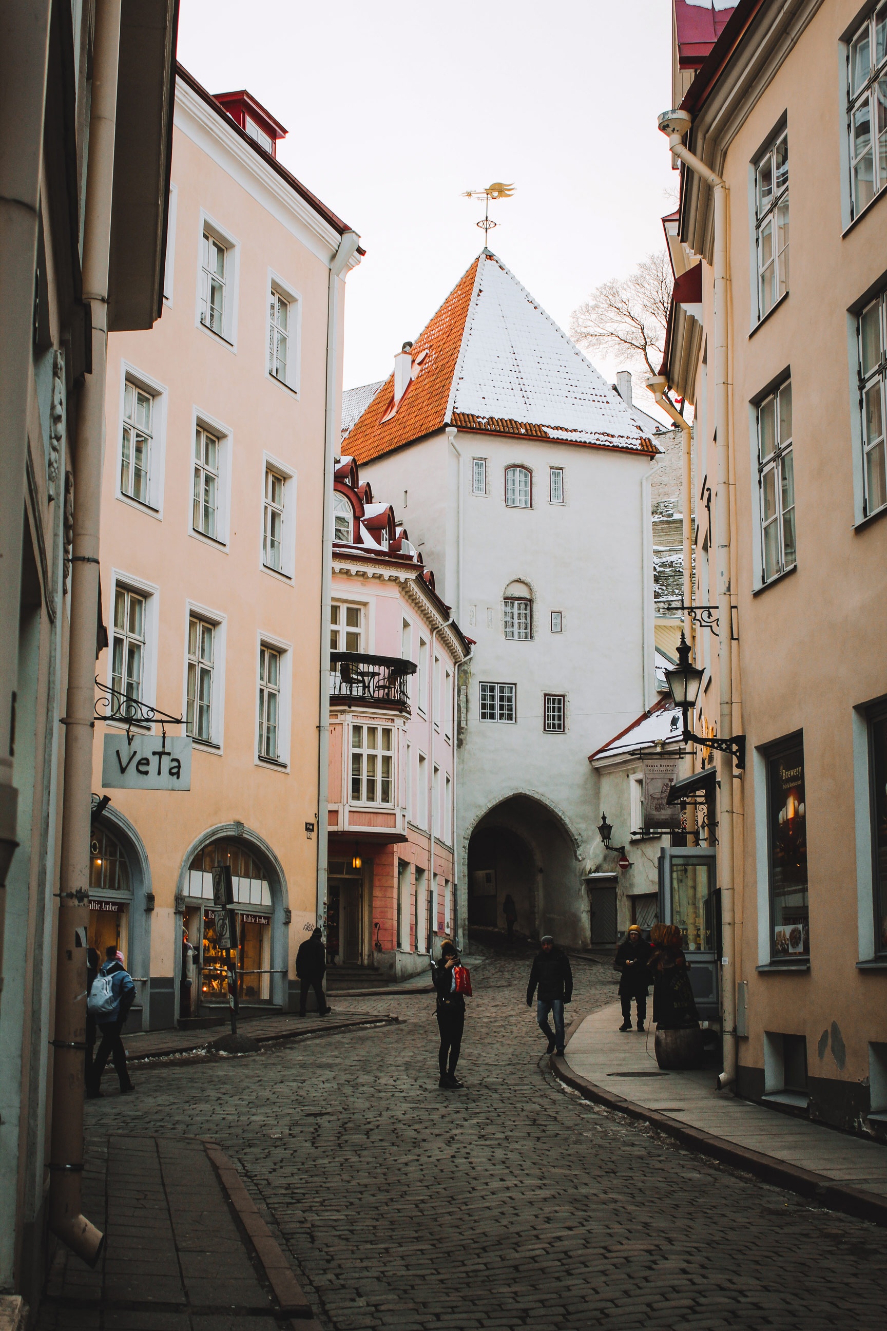 Thanh pho co Tallinn, noi bi thoi gian quen lang hinh anh 4