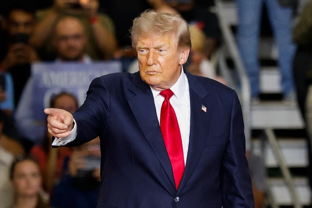 Ông Trump: Iran sẽ phải 'lãnh đòn' sau vụ phóng tên lửa vào căn cứ Mỹ