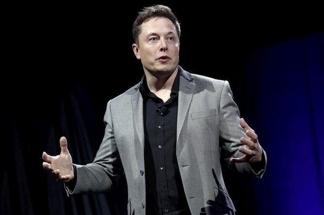 Elon Musk: AI, robot có thể giải bài toán nợ 40.000 tỷ USD của Mỹ