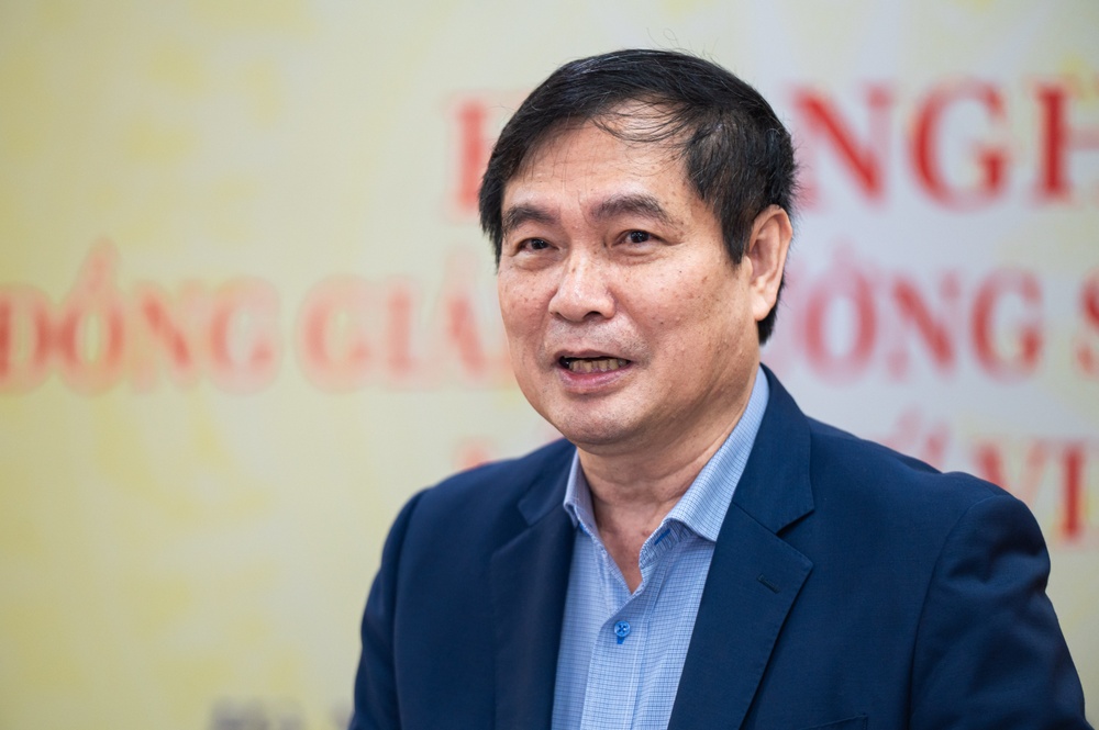 'Hoi dong giai Sach Quoc gia lam viec voi tinh than trach nhiem cao' hinh anh