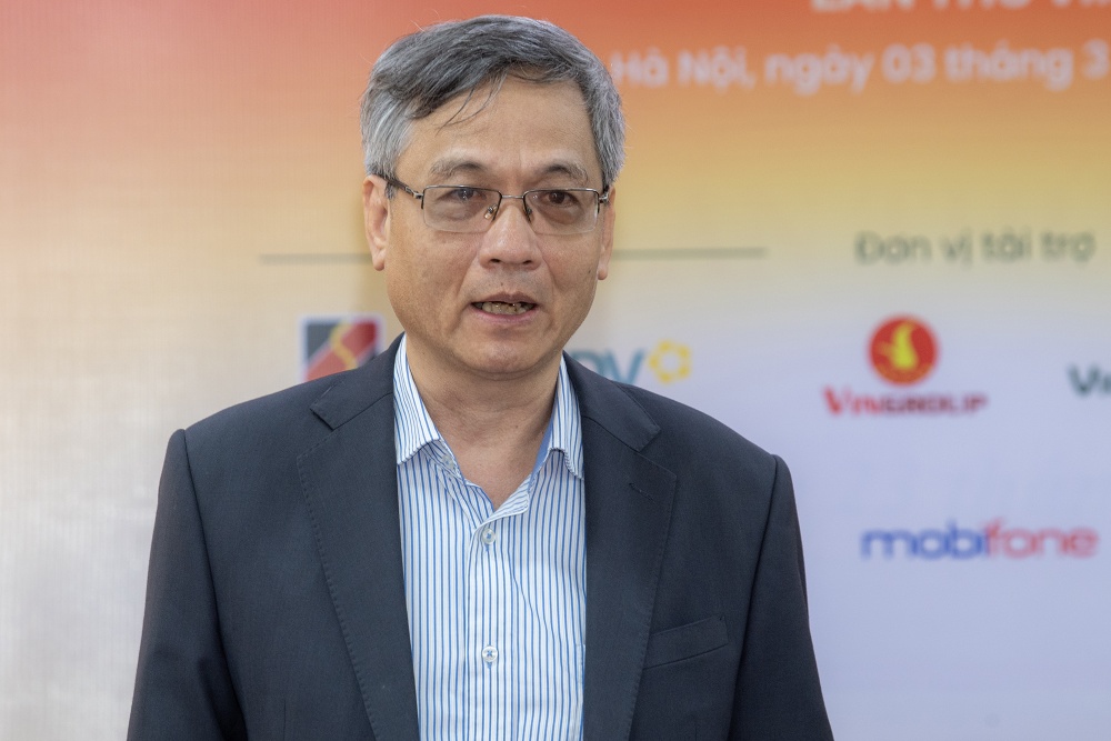 Thay gi tu danh sach de cu Giai thuong Sach Quoc gia lan VIII? hinh anh