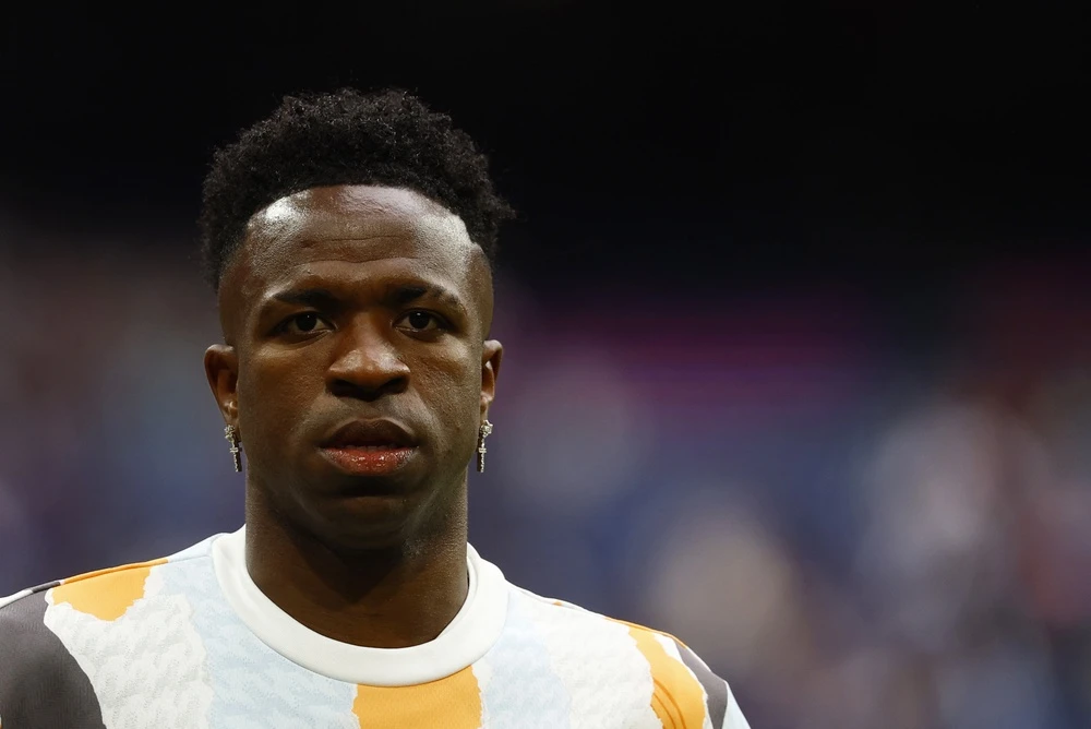 Vinicius va cu bat tay tram trieu euro voi Real Madrid hinh anh