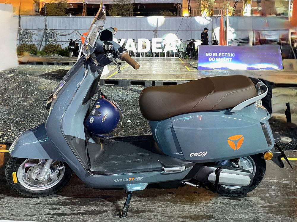 Xe máy điện Yadea Ossy giá 22 triệu, tắt mở máy từ xa bằng smartphone