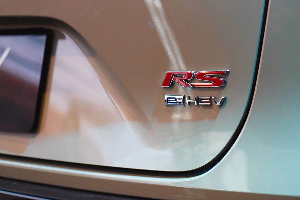 Xe hybrid ra mat nam nay, cai ten nao du suc hut? hinh anh