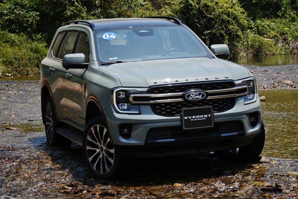 Ford Everest va dan SUV co D chuan bi gi truoc lan song xe dien hinh anh
