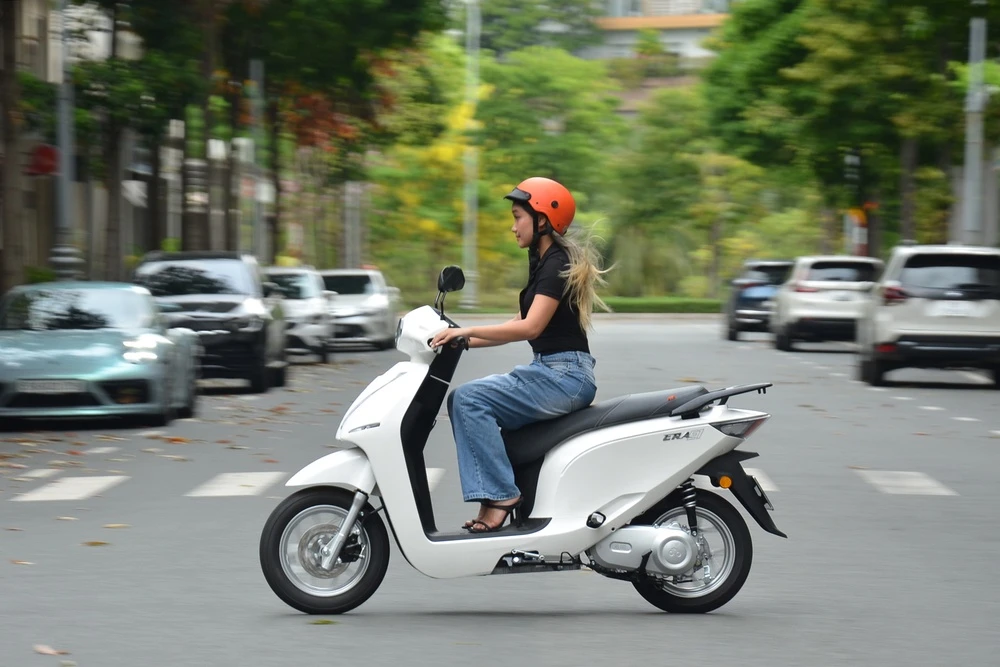 Loạt xe máy điện sạc 1 lần - đi 1 tuần cho dân văn phòng