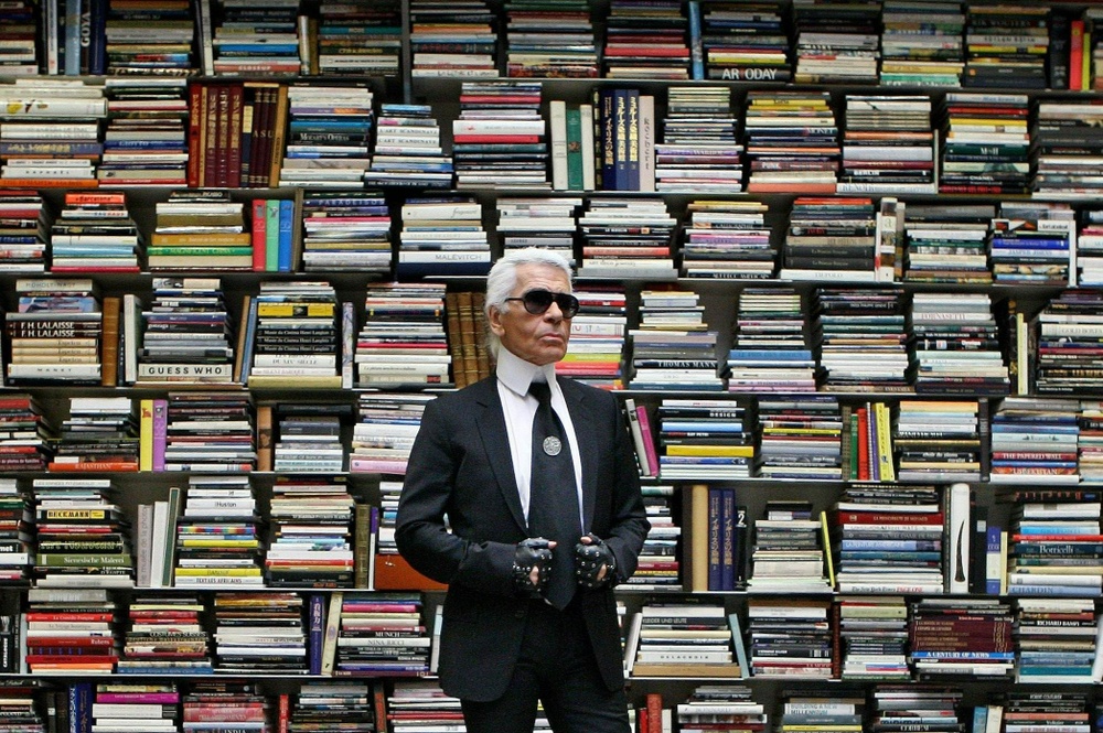 10 nguoi noi tieng tich tru sach hinh anh