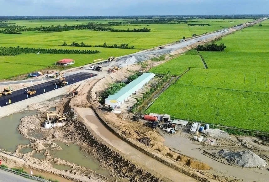 Gan 30.000 ty mo cao toc Chau Doc - Can Tho - Soc Trang len 6 lan xe hinh anh