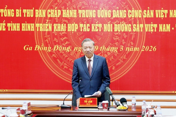 Tong Bi thu To Lam kiem tra tuyen duong sat Viet Nam - Trung Quoc hinh anh