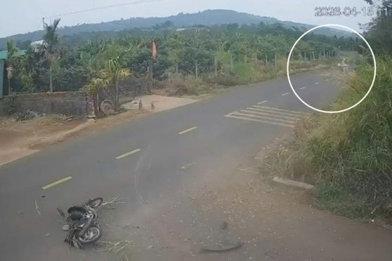 Cong an dieu tra vu nam thanh nien lao xe xuong muong tu vong hinh anh