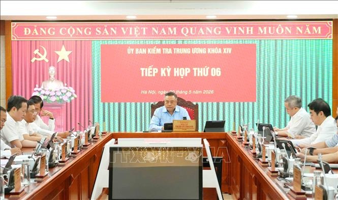 Ky luat nhieu can bo tinh Bac Ninh va Quang Ninh hinh anh