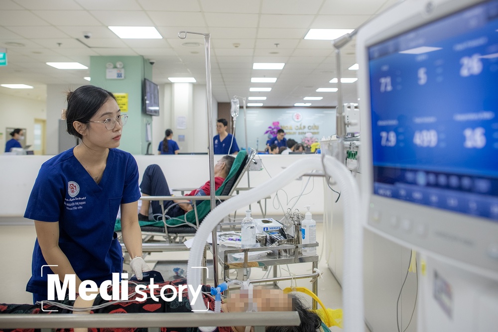 Nhung 'doa hong' o noi khoc liet nhat hinh anh