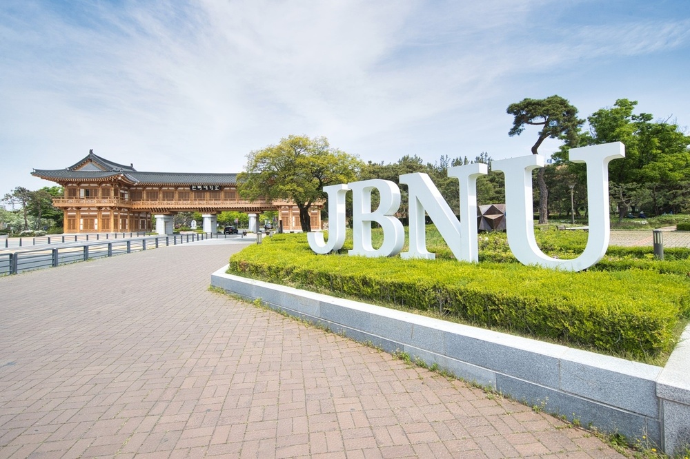 Co gi o noi nguoi Viet chuong du hoc nhat hinh anh