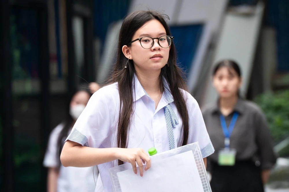 Loạt đại học cam kết không tăng học phí