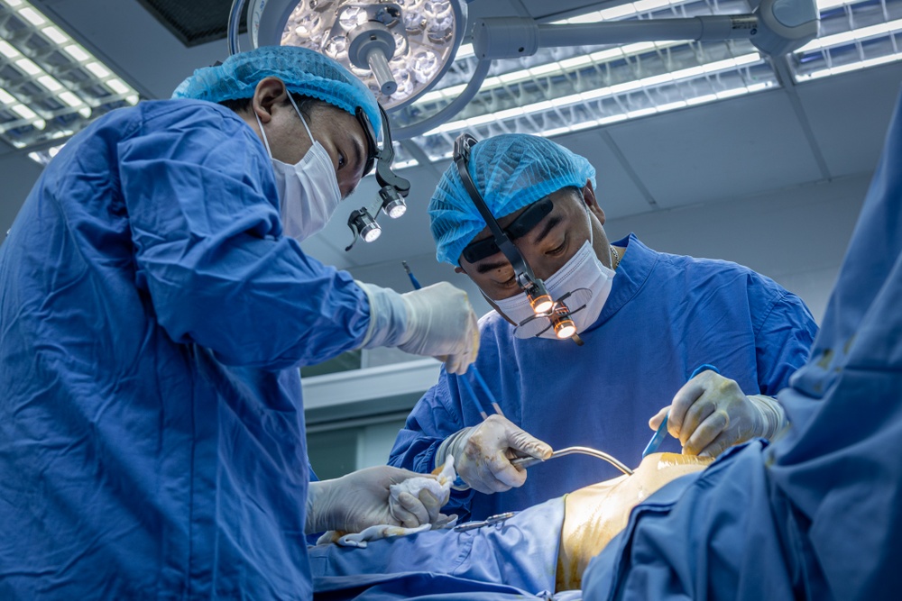 Nang nguc don nam moi hinh anh