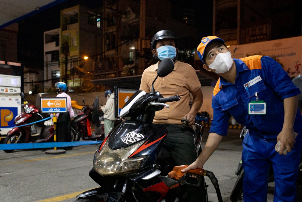 Gia xang dau tang tro lai hinh anh