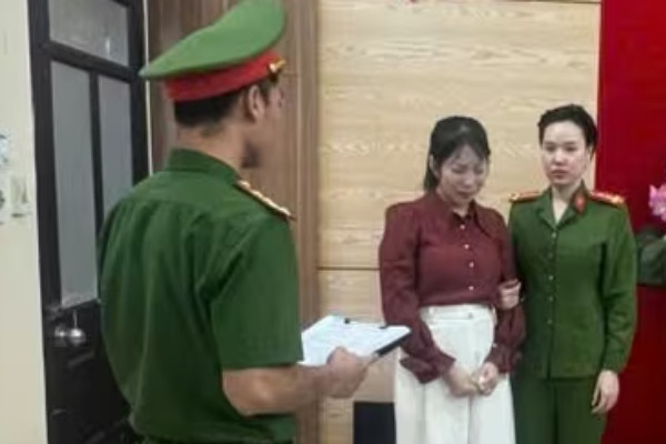 Bat nguyen pho giam doc phong giao dich lua dao chiem doat gan 1 ty hinh anh