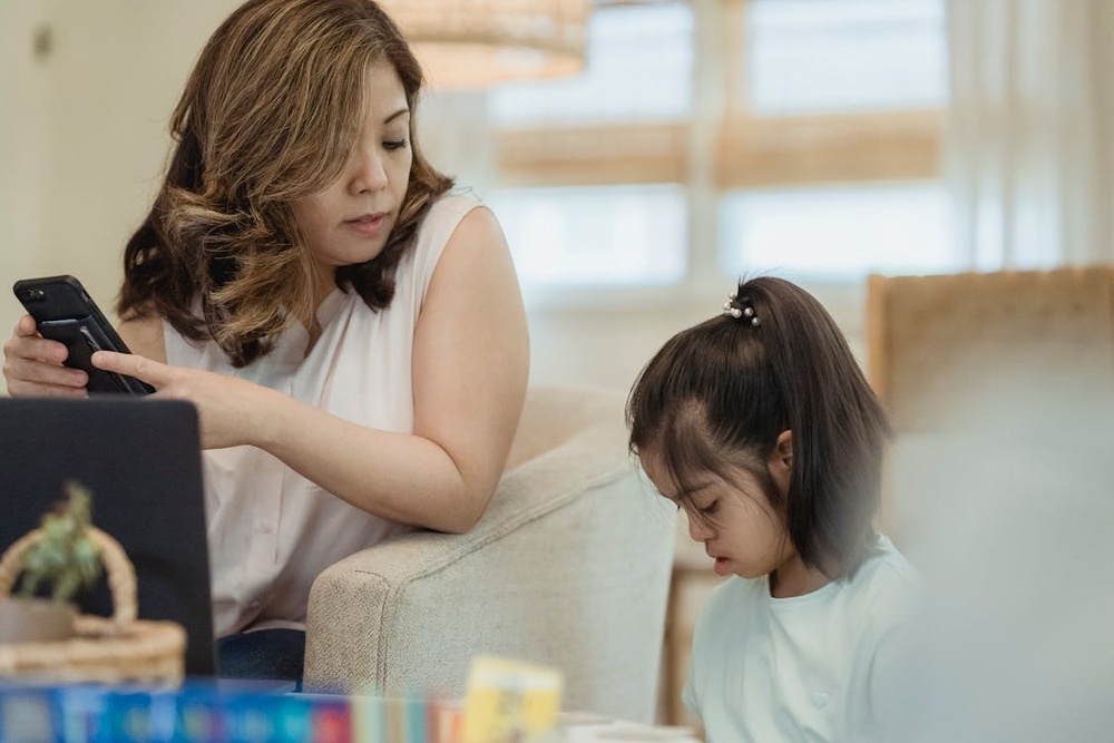Cha mẹ cũng khát khao được lắng nghe con trẻ