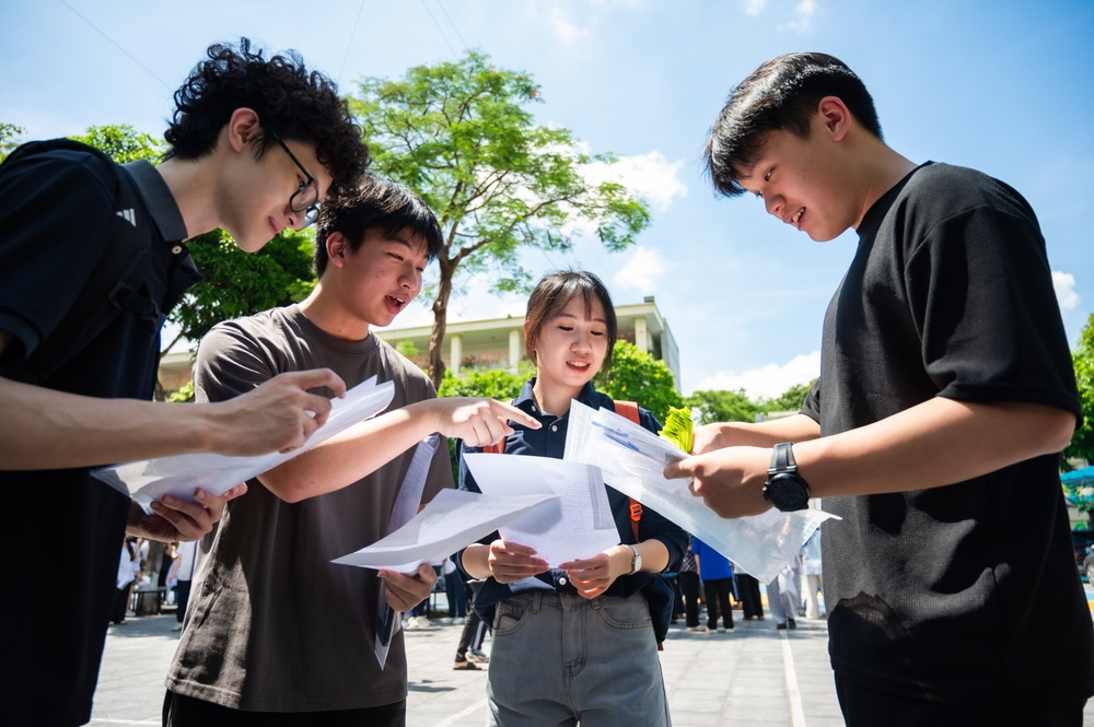 Bang dai hoc ngay cang dat do? hinh anh